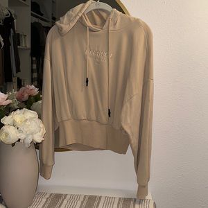 Cropped cream hoodie (M)